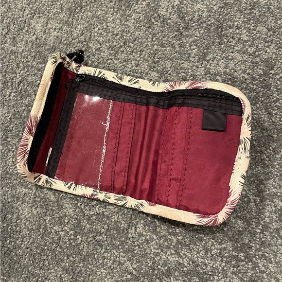 Kavu fold wallet burst pattern Wally wallet - Picture 2 of 3